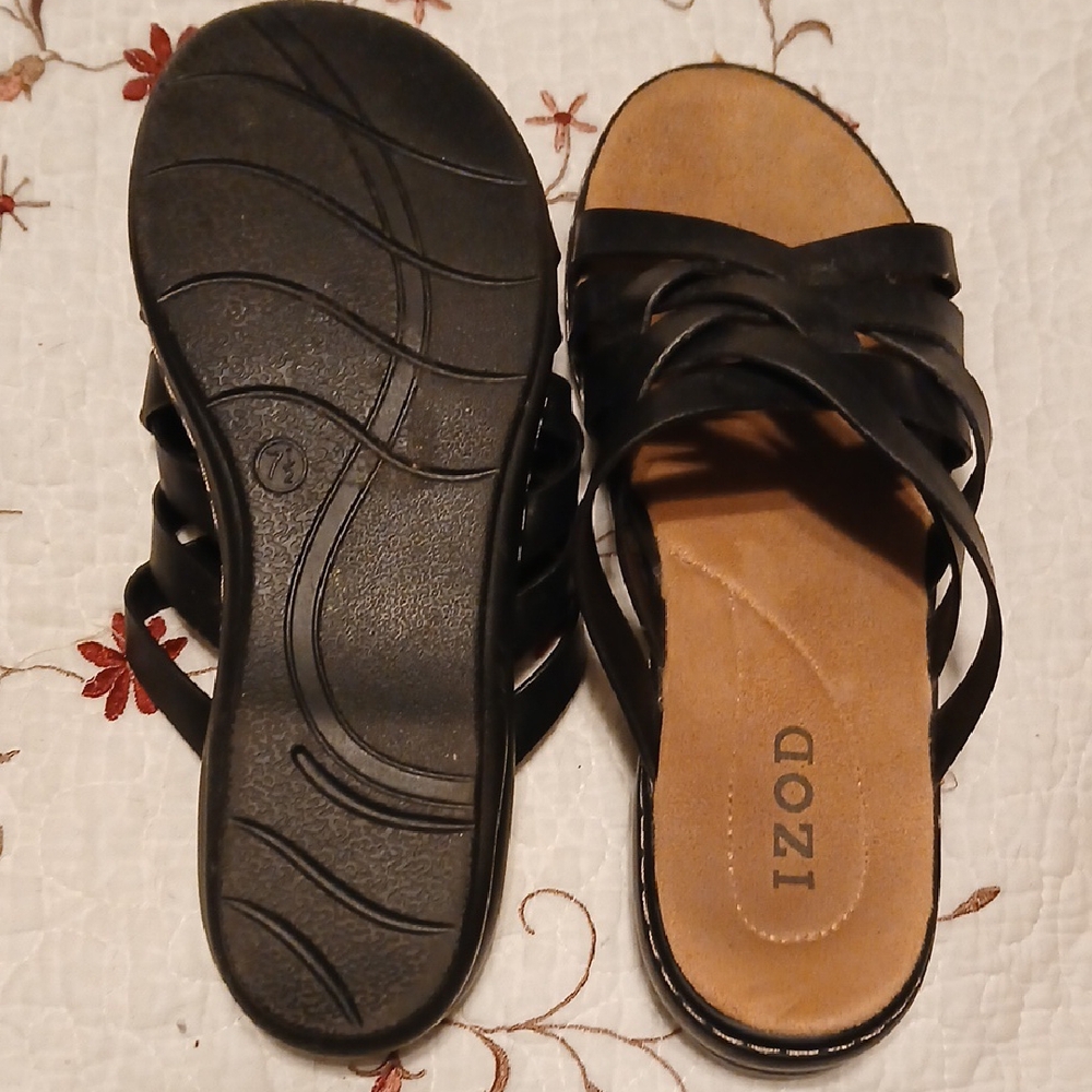 Izod Sandals Size 7.5
